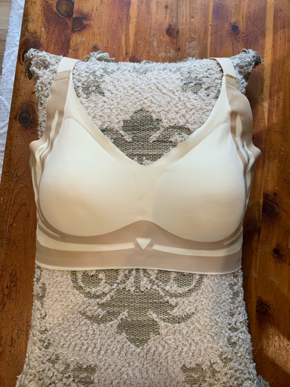 Wireless Seamless Bra in Cream - Smooth Everyday Support